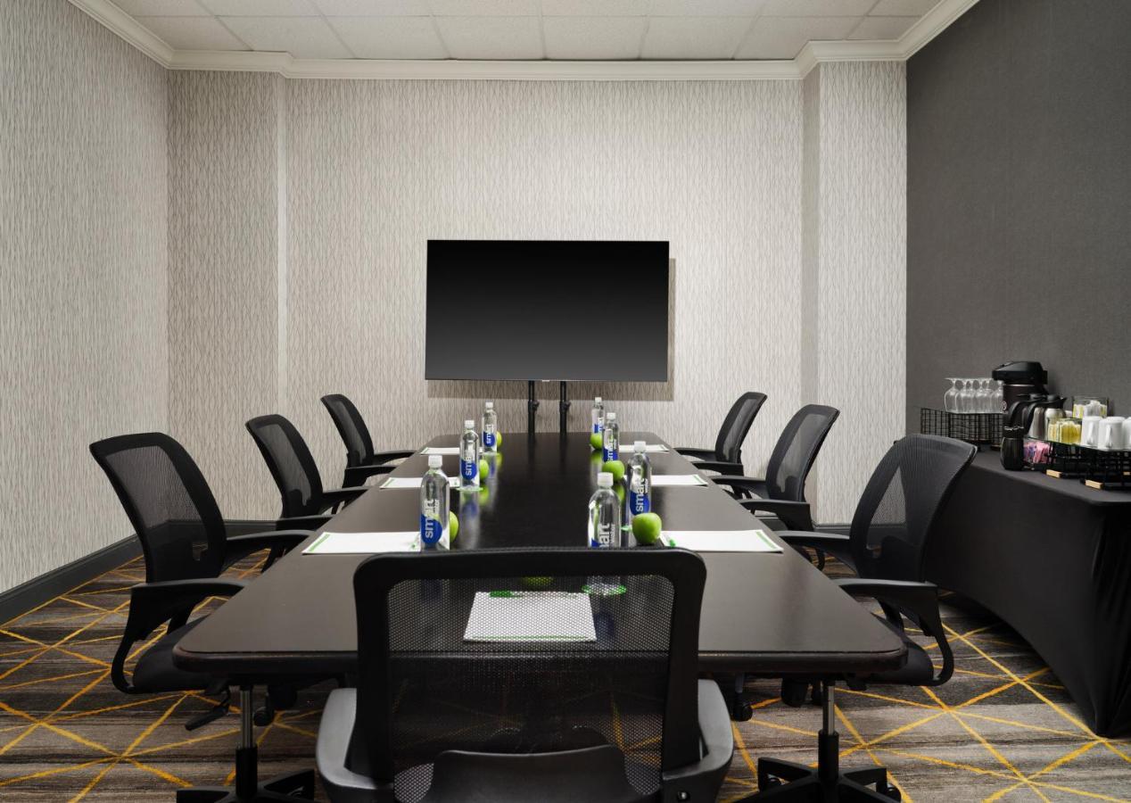 Holiday Inn Boston - Dedham Hotel & Conference Center By Ihg Zewnętrze zdjęcie