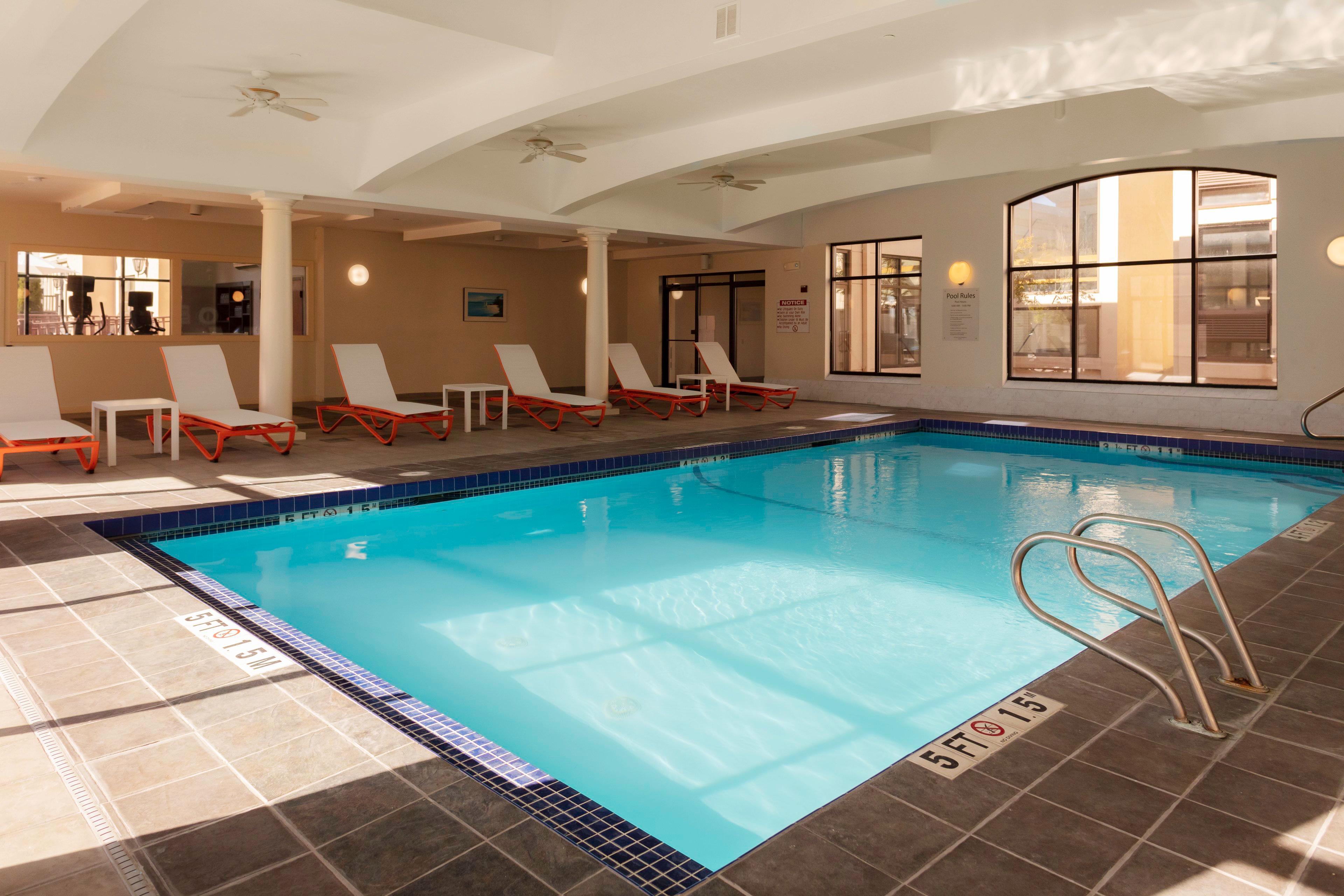 Holiday Inn Boston - Dedham Hotel & Conference Center By Ihg Zewnętrze zdjęcie